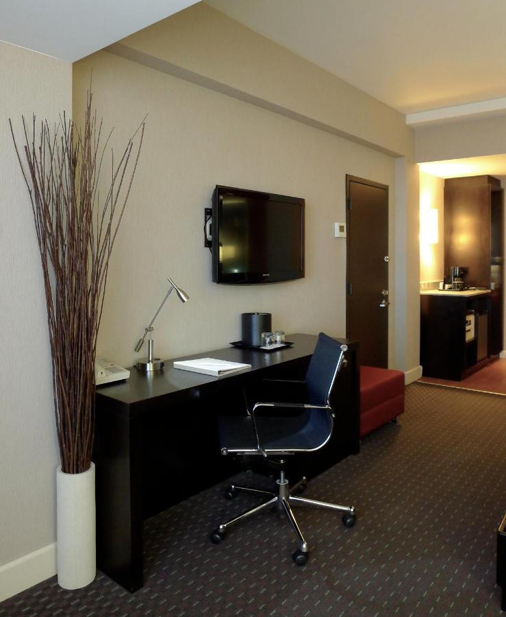 Armon Plaza Montreal Airpt, Trademark Collection By Wyndham Экстерьер фото
