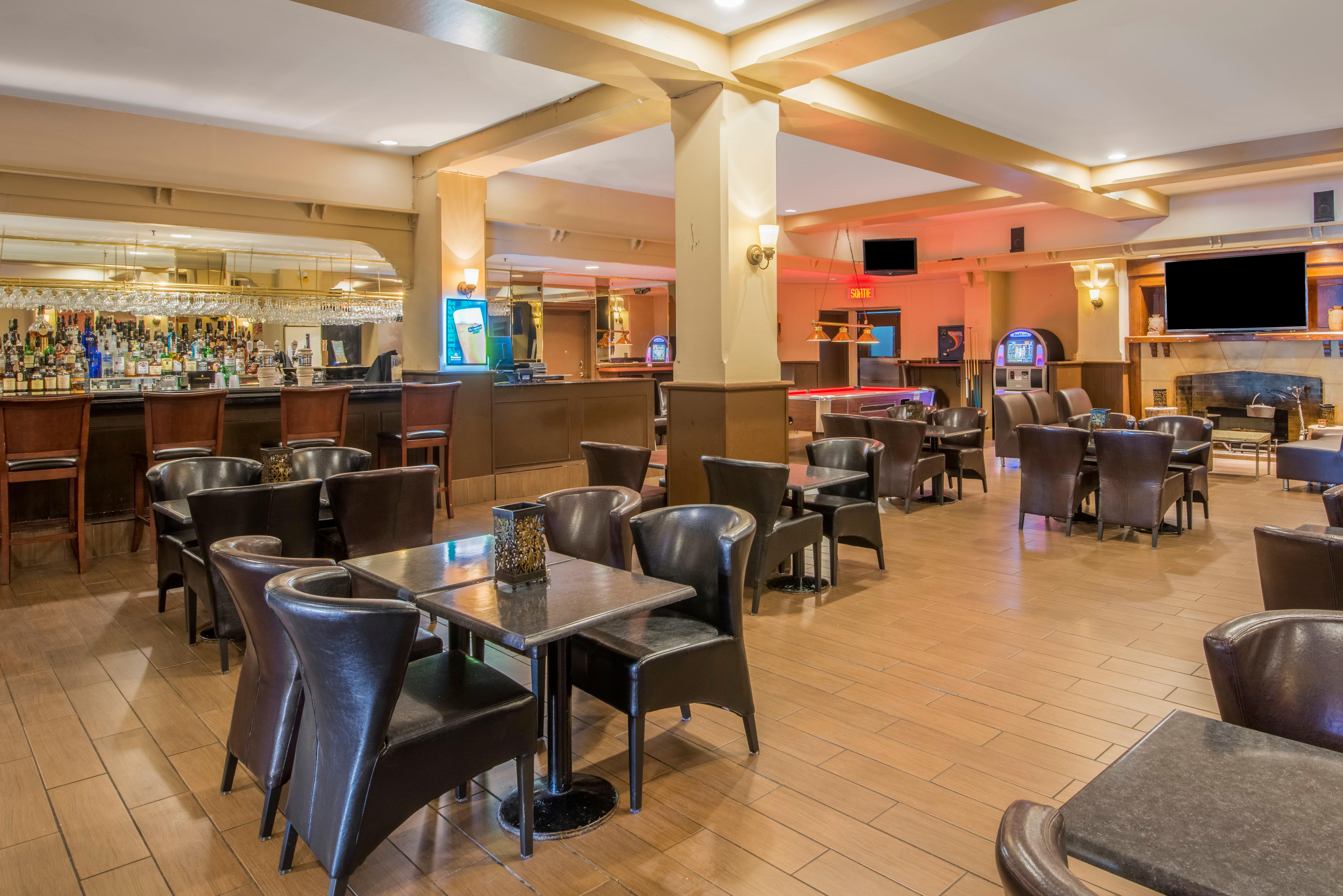 Armon Plaza Montreal Airpt, Trademark Collection By Wyndham Экстерьер фото