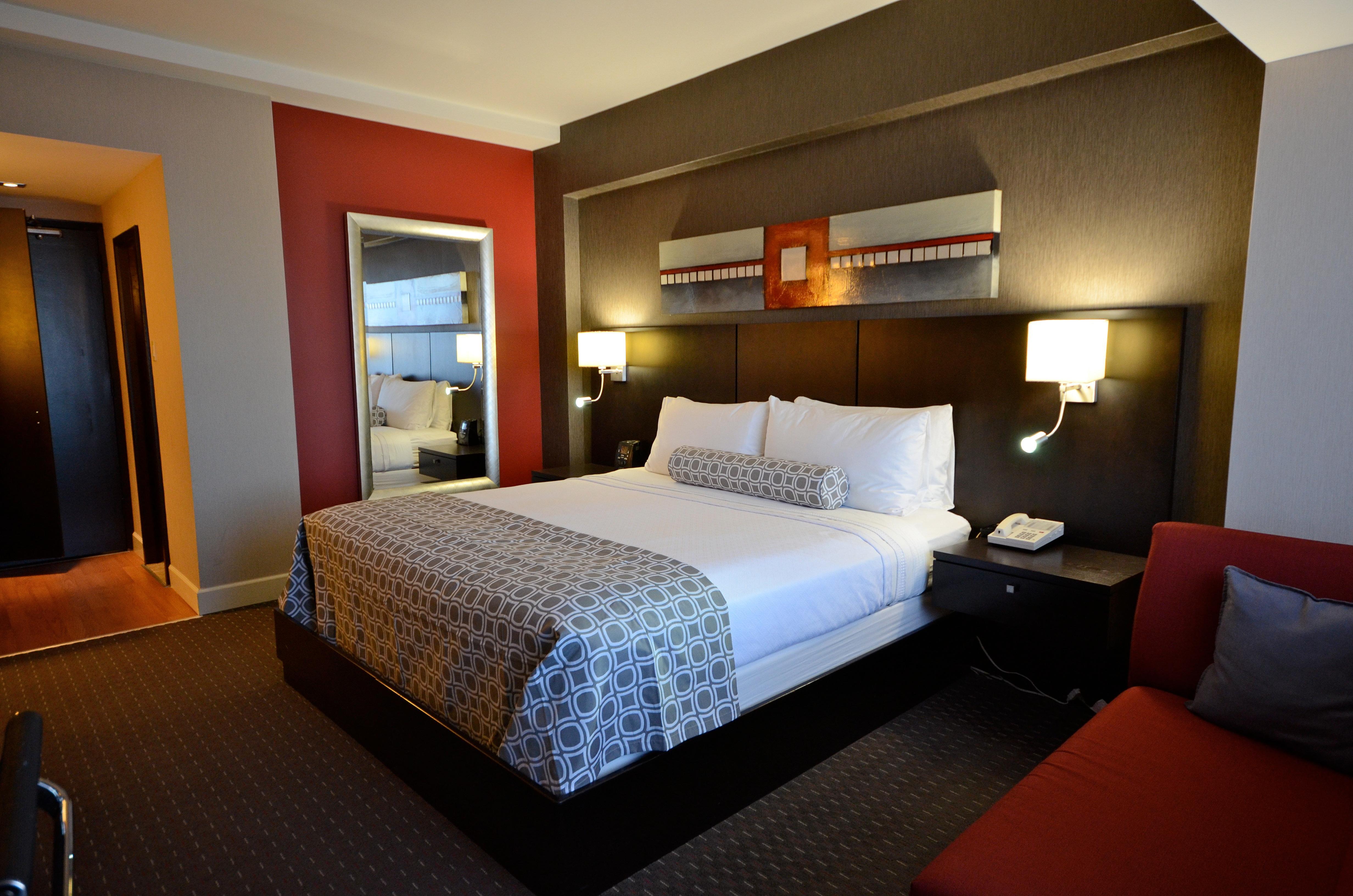 Armon Plaza Montreal Airpt, Trademark Collection By Wyndham Экстерьер фото