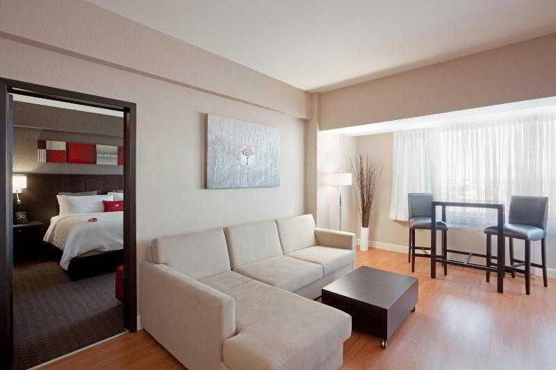 Armon Plaza Montreal Airpt, Trademark Collection By Wyndham Номер фото